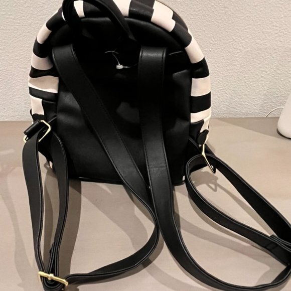 Small Betsy Johnson New York black and white stripe mini backpack with hearts - Picture 3 of 6